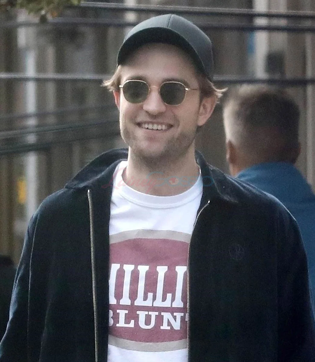 Robert Pattinson & Suki Waterhouse